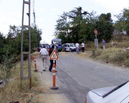 Otobüs, Doğalgaz Çalışması Yapan İşçilere Çarptı