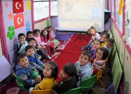 Otobüs anaokuluna yoğun ilgi