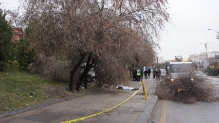 Otobüs durağına bıraktığı eşini, duraktan 30 metre uzakta ölü buldu (Özel)