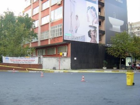 Otobüs Duraklarındaki Şüpheli Valiz Paniğe Neden Oldu