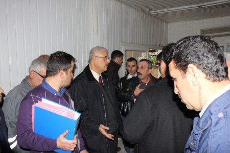 Otobüs firmalarının kullandığı ruhsatsız yazıhaneler yıkılıyor