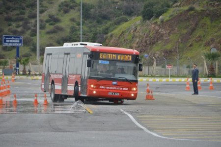 Otobüs rallisine katılan yabancılar: Sıkı tutun, düşmeyelim