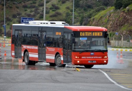 Otobüs rallisine katılan yabancılar: Sıkı tutun, düşmeyelim