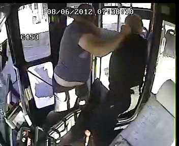 Otobüs şoförüne meydan dayağı