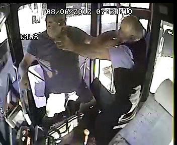 Otobüs şoförüne meydan dayağı