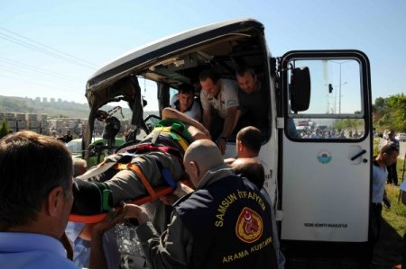 Otobüs TIR'a arkadan çarptı: 1 ölü, 6 yaralı