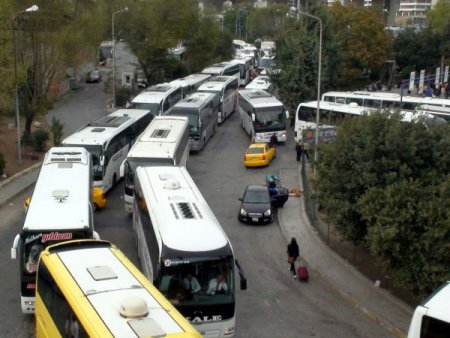 Otogarda dönüş yoğunluğu