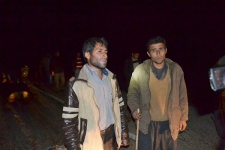 Otomobil, koyun sürüsüne çarptı, 32 koyun telef oldu