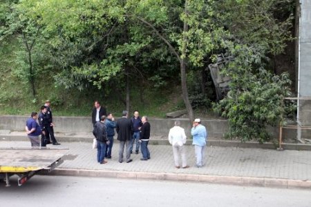 Otomobil 20 metreden uçtu