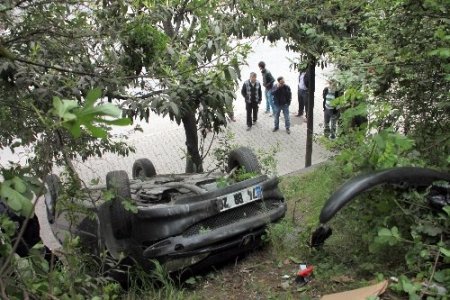 Otomobil 20 metreden uçtu