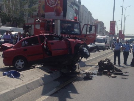 Otomobil Aydınlatma Direğine Çarptı: 1 Ölü