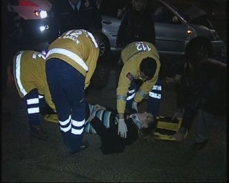 Otomobil Çöp Kamyonuna Arkadan Çarptı: 3 Yaralı
