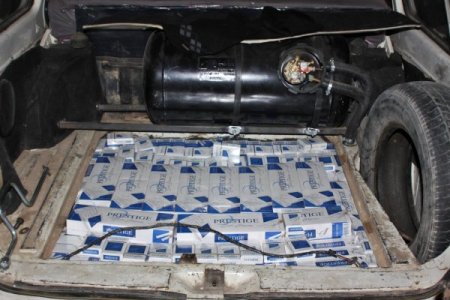 Otomobil farında sigara kaçakçılığına polis engeli