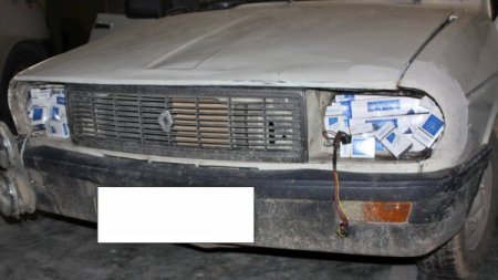 Otomobil farında sigara kaçakçılığına polis engeli