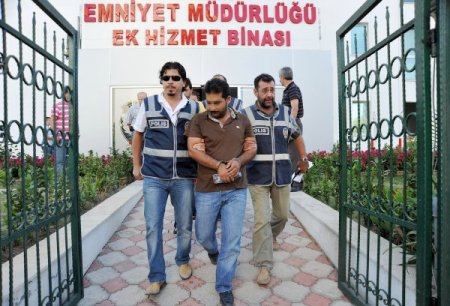 Otomobil hırsızlığı çetesine operasyon: 1’i kadın 6 gözaltı