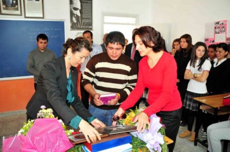 Otomobil kazasında ölen lise öğrencisinin okulunda yas var