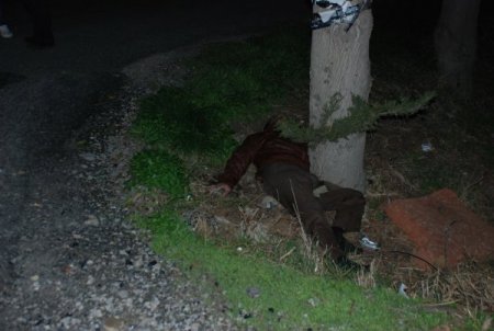 Otomobil motosiklete çarpıp kaçtı