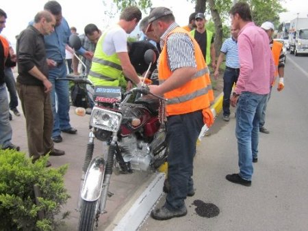 Otomobil motosiklete çarptı: 1 yaralı