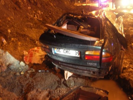 Otomobil Şarampole Yuvarlandı: 2 Ölü, 3 Yaralı