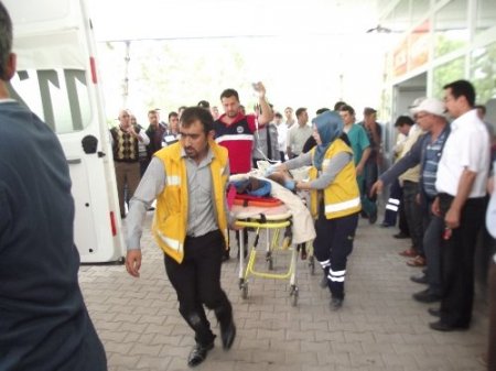 Otomobil takla attı: 2 ölü, 8 yaralı