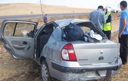 Otomobil tarlaya uçtu: 4 yaralı