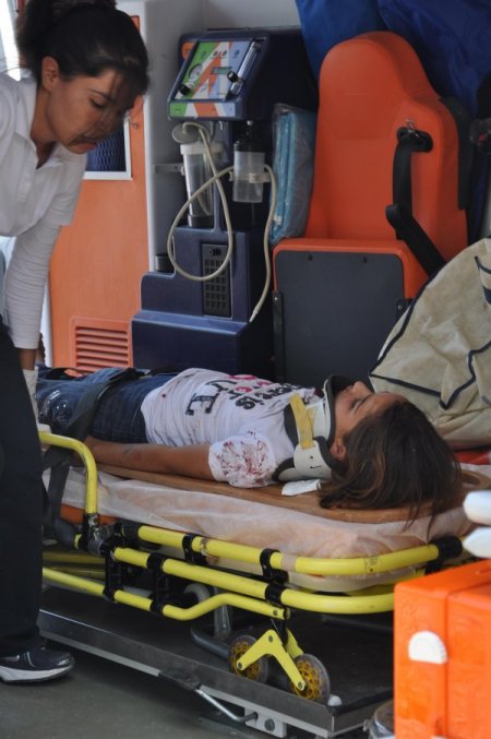 Otomobil Uçuruma Yuvarlandı: 7 Yaralı