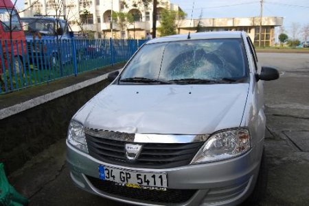 Otomobil Yayaya Çarptı