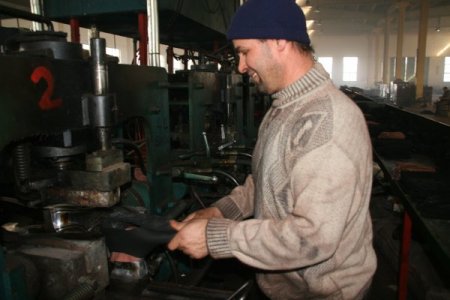 Otomobilden Çıkan Lastikler Ayakkabıya Dönüşüyor