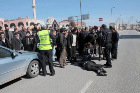 Otomobilin çarptığı yaşlı adam hayatını kaybetti