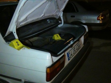 Otomobilin LPG tankında binin üzerinde patlayıcı düzeneği ele geçirildi