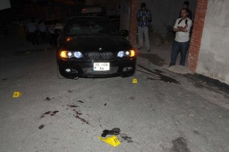 Otomobilinden inerken tabancayla vurularak öldürüldü