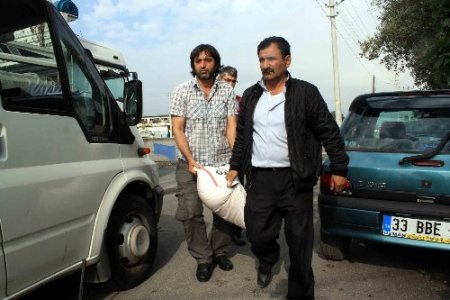 Otoyolda bulduğu çuvaldan 25 kilogram patlayıcı çıktı