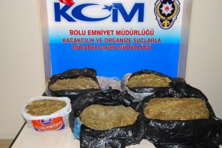 Otoyolda uyuşturucu operasyonu: 2 gözaltı