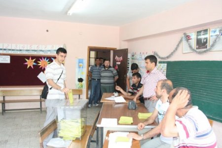 Oy Kullanmak İçin 3 Uçak Değiştirdi, 15 Bin Kilometre Yol Katetti