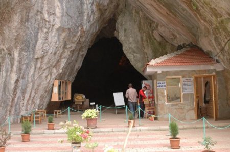 Oylat Mağarası'nın sağlık turizmine açılması için proje geliştirildi