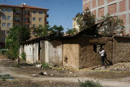 Oyun Oynamaya Çıkan Çocuğu Öldürüp Yaktılar (2)