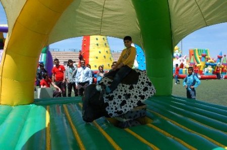 Oyun parkuruna çocuklardan yoğun ilgi