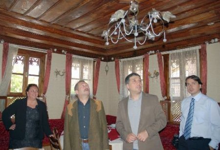 Oyuncu Cem Davran: Sanatçı Ülke Siyasetine Tepkisini Sanatıyla Ortaya Koymalı