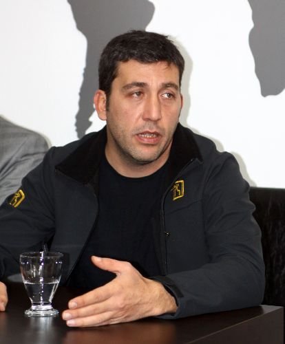 Oyuncu Kınay: Gençler Sigara Kadar Sanata Da Para Ayırmalı