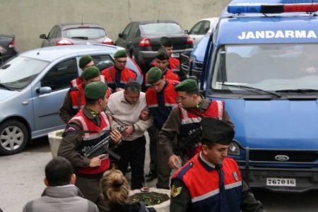 Öz Kızına Tecavüz Ettiği İddia Edilen Baba Tutuklandı