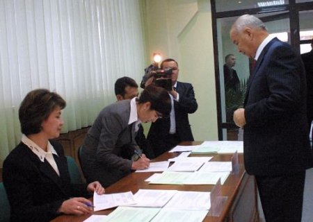 Özbekistan Cumhurbaşkanı Kerimov: Çok Partili Sürecin Sınavındayız, Hedefimiz Demokratik Devlet