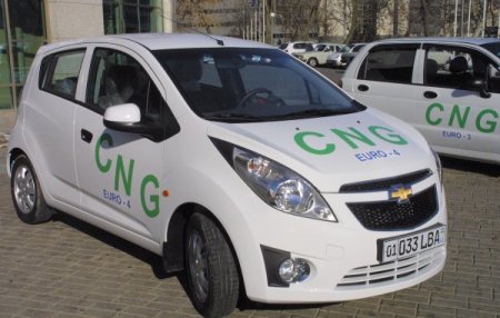 Özbekistan Doğalgaz Yakıtlı Otomobillere Hız Verdi