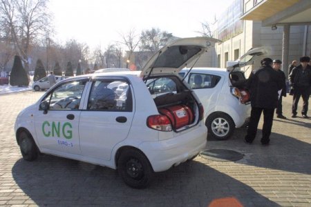 Özbekistan Doğalgaz Yakıtlı Otomobillere Hız Verdi