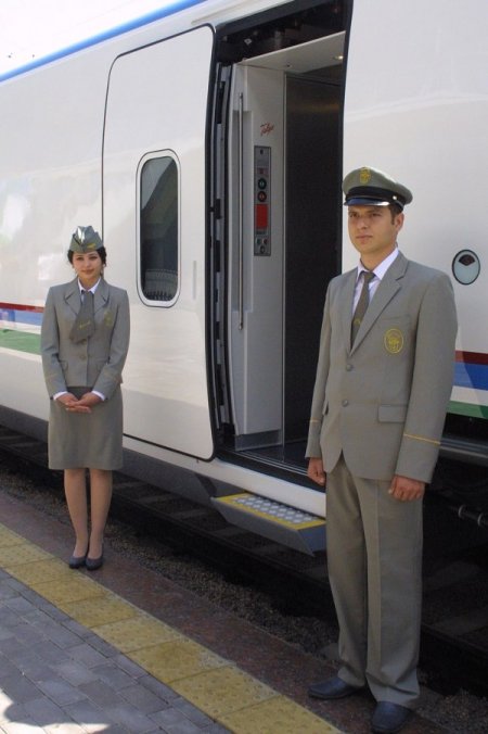 Özbekistan Hızlı Trenle Tanıştı