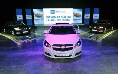 Özbekistan Yeni Otomobil Modelini Görücüye Çıkardı