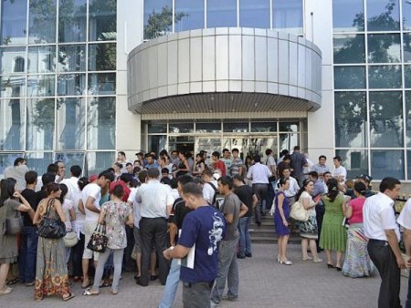 Özbekistan’da Gsm Operatörü Değiştirme İzdihamı