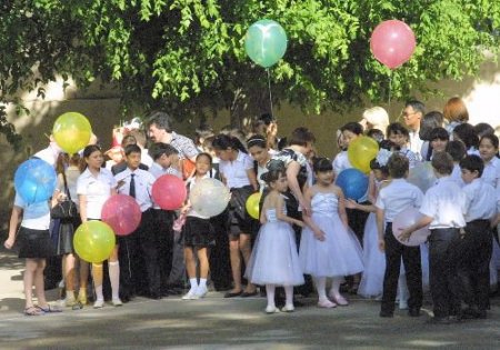 Özbekistan'da Yeni Eğitim Sezonu Başladı