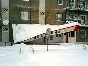 Özbekistan’ın Batısında Etkili Olan Kar Yağışı Hayatı Olumsuz Etkiliyor