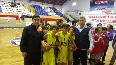 Özcanlı basketçiler il üçüncüsü oldu