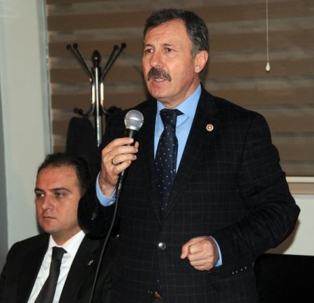 Özdağ: Tutuklu Gazetecilerin Çoğu Terörü Teşvikten İçeride